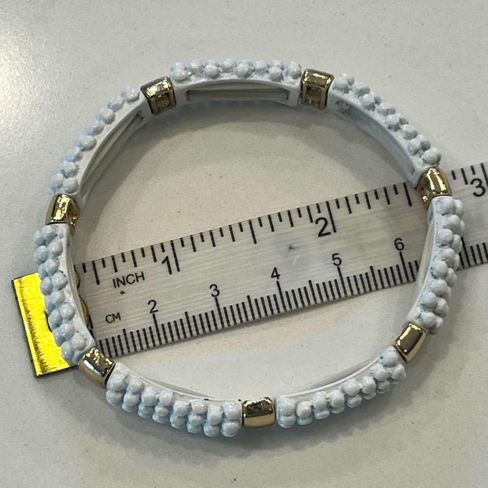 Bundle of 4 Stretch Bracelets - Picture 6 of 8